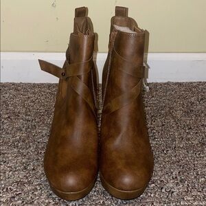 Womens New Dominique Nicole Brown Ankle Heeled Booties